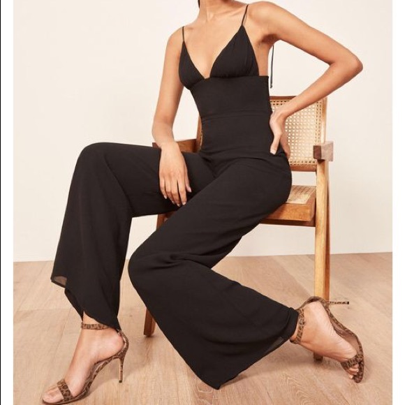 Reformation Other - Reformation Fresca jumpsuit in black sz 0